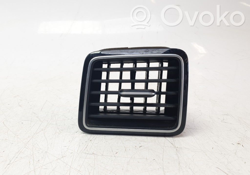 Volkswagen Amarok Radiatoriaus oro nukreipėjas (-ai) 