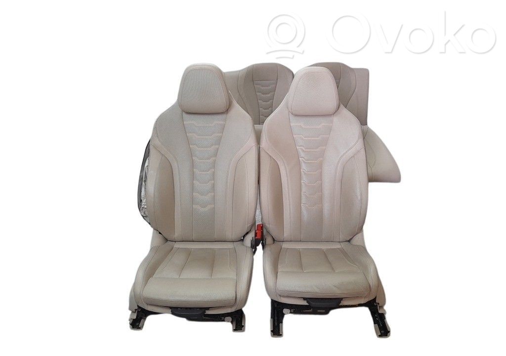 Juego del asiento   52107940517