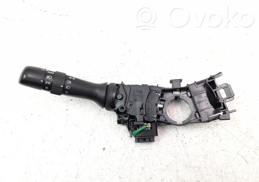 Toyota Prius (XW50) Leva indicatori 