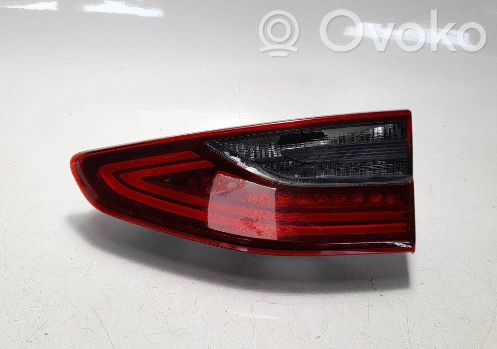 Lampy tylnej klapy bagażnika   92404J7500