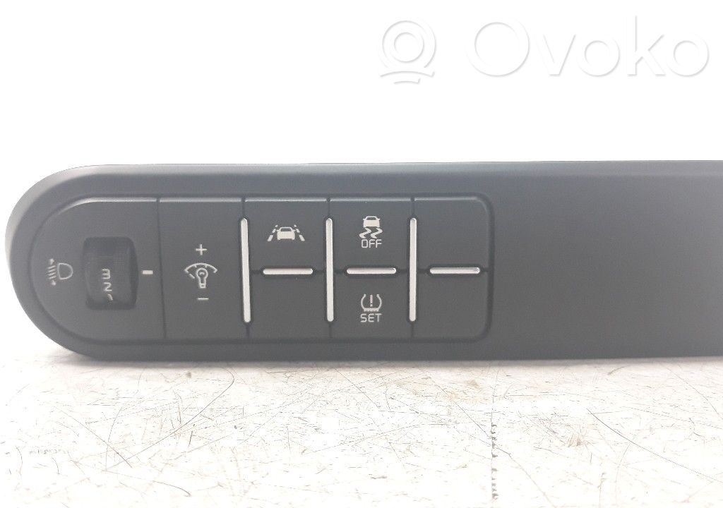 KIA Ceed Butoane/comutatoare pe volan 