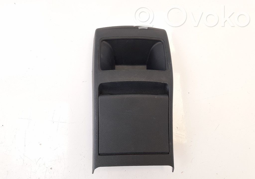 Mercedes-Benz A W176 Posacenere (anteriore) 