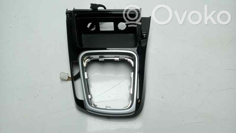 Moldura inferior   84615J7010