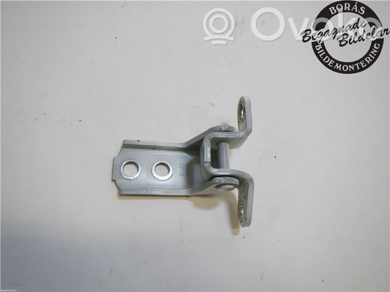 Peugeot 107 Front door upper hinge 