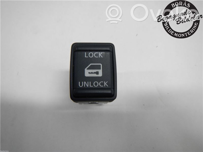 Nissan Note (E12) Central locking switch button 
