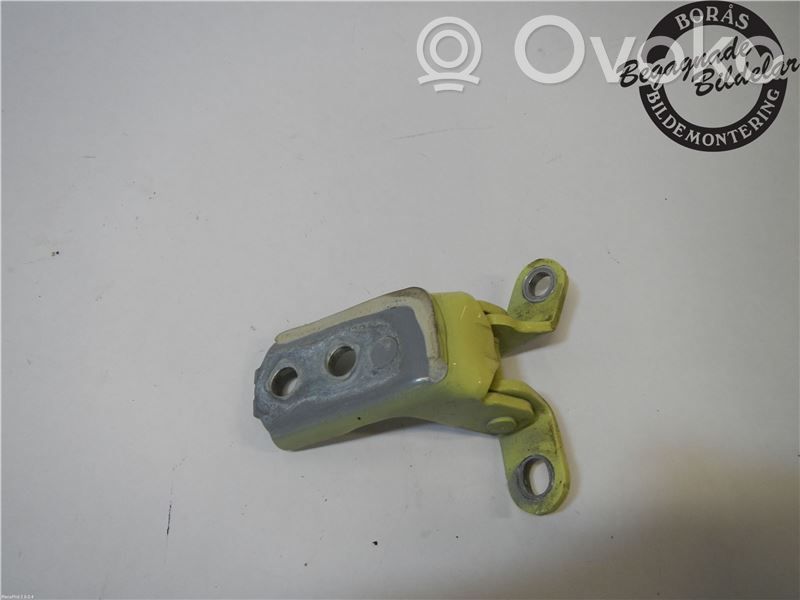Front door upper hinge   9035S2