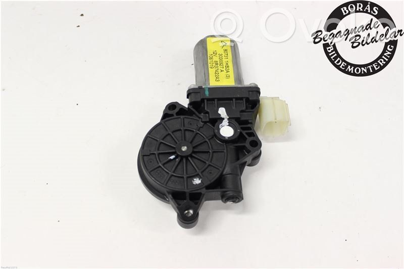 Nissan Note (E12) Motor del regulador de la ventanilla de la puerta delantera 