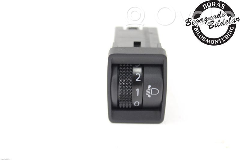 Nissan Note (E12) Light switch 