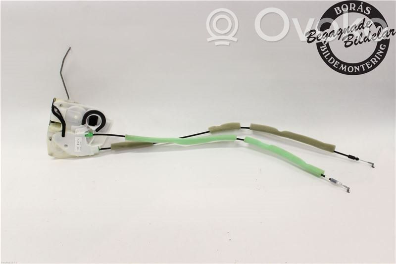 Mazda 3 II Front door lock 