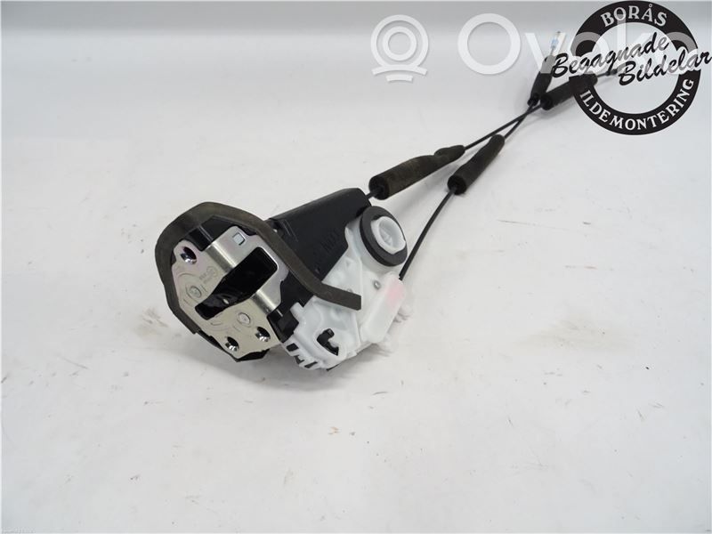 Subaru Outback (BS) Rear door lock 