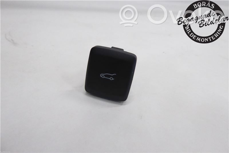 Tailgate/boot open switch button   5203306
