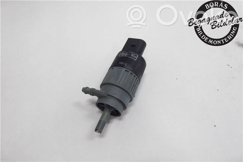 Headlight washer pump   1673739