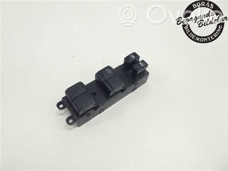 Subaru Forester SH Electric window control switch 
