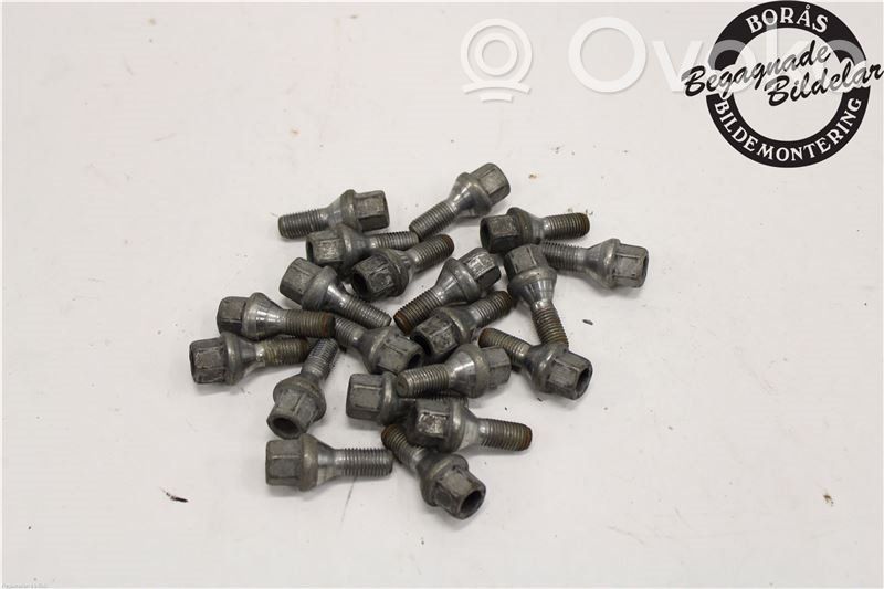 Nissan Qashqai Tuercas/tornillos 