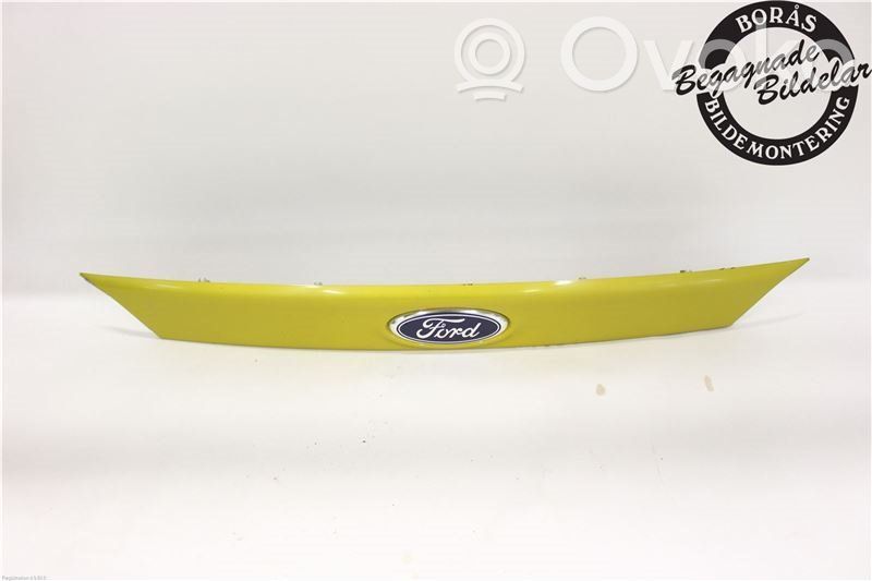 Ford Focus Tailgate trim 
