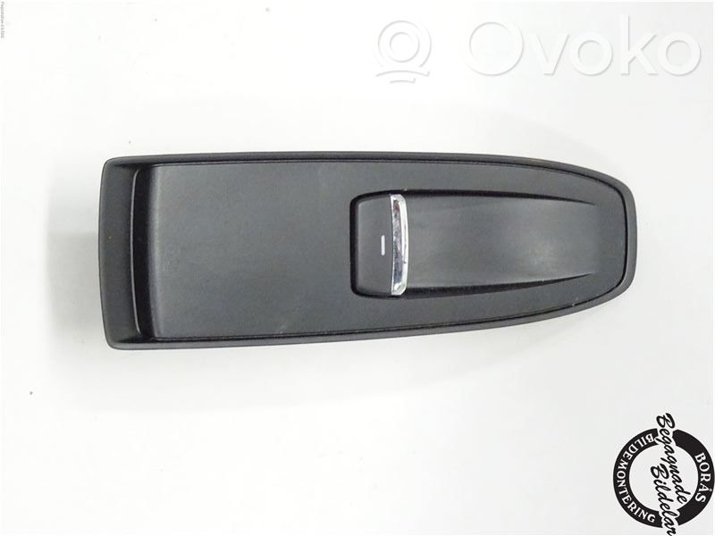 Subaru Impreza IV Electric window control switch 