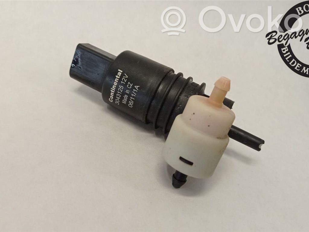 Windscreen/windshield washer pump   8260A059,3043125,3043125
