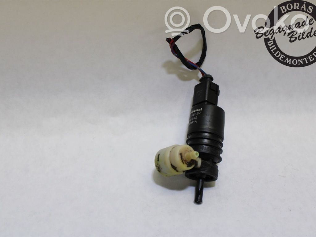 Mitsubishi Outlander Windscreen/windshield washer pump 
