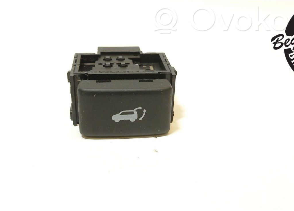 Nissan X-Trail T32 Tailgate/boot open switch button 