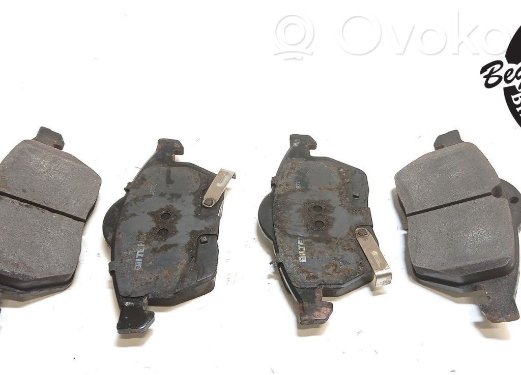 Brake pads (front)