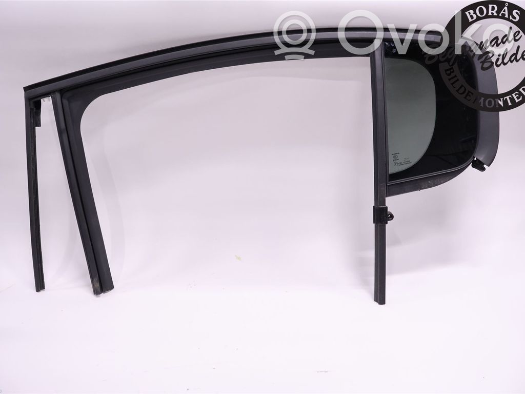 Peugeot 308 Ventanilla de ventilación de la puerta trasera 