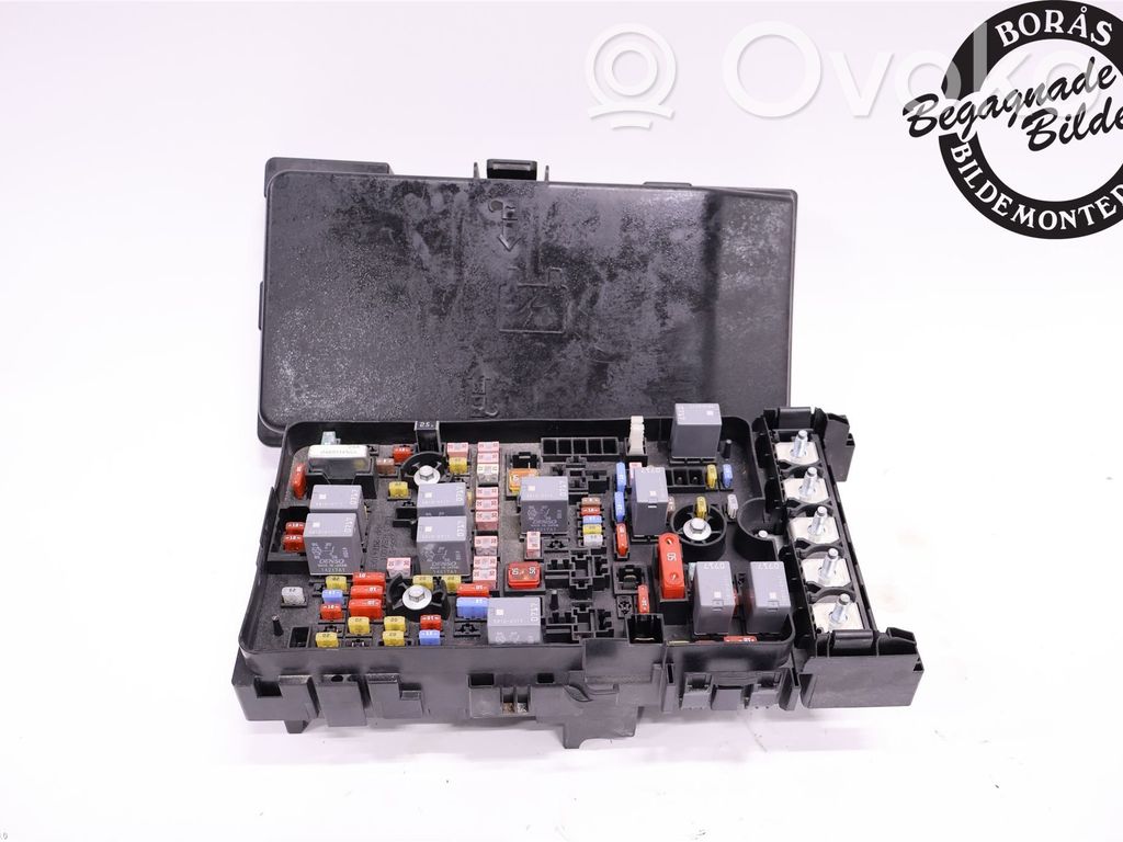 Jeep Cherokee Fuse module 