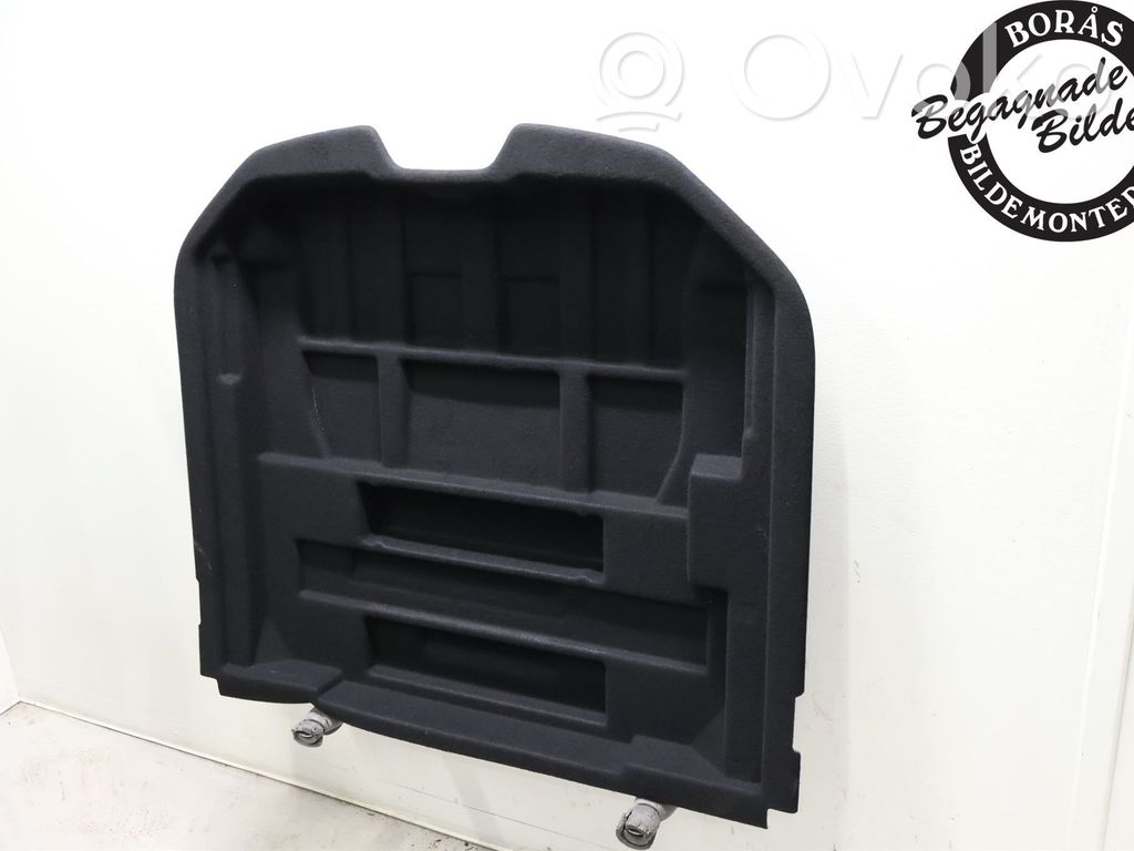 Volvo V60 Kita salono detalė 