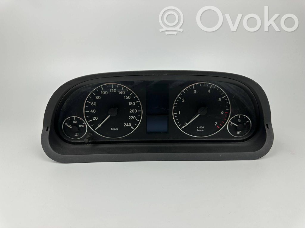 Mercedes-Benz A W169 Licznik / Prędkościomierz 