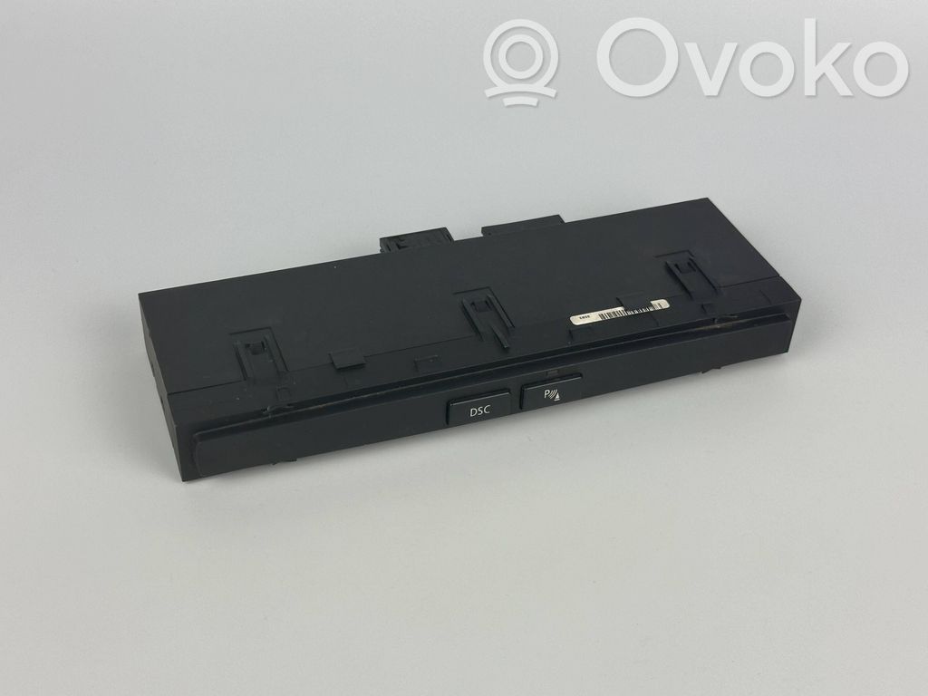 Parking (PDC) sensor switch   6940229,13589311