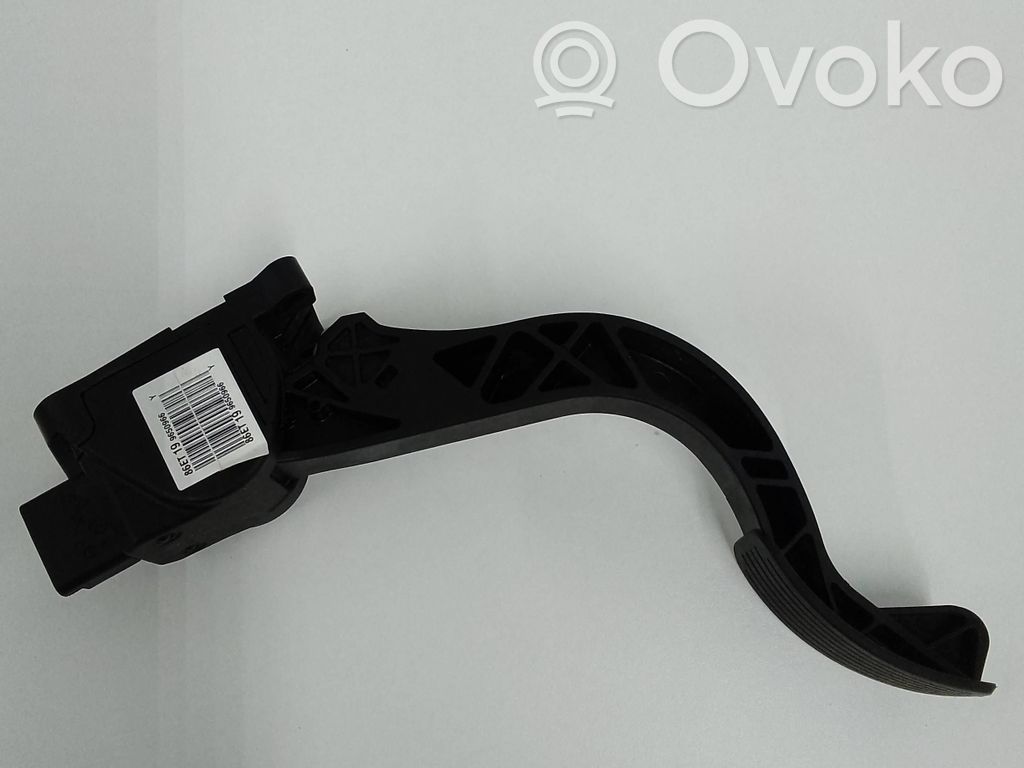 Peugeot 5008 Accelerator throttle pedal 