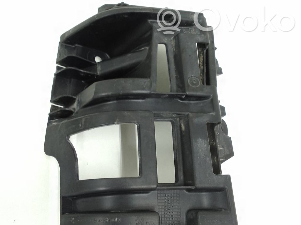 Peugeot 5008 Soporte de montaje del parachoques trasero 