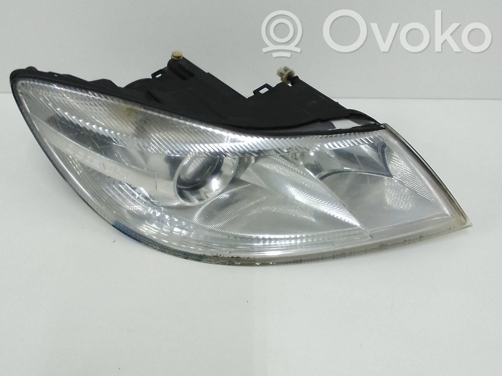 Skoda Octavia Mk2 (1Z) Lampa przednia 