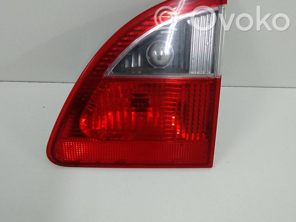 Ford Galaxy Aizmugurējais lukturis pārsegā 