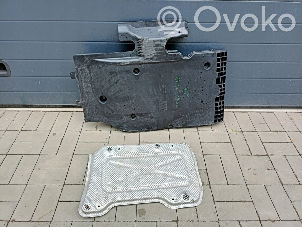 Placa protectora/protector antisalpicaduras motor   5QF825505D