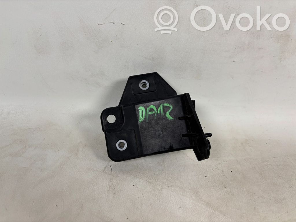Headlight/headlamp mounting bracket   DA12