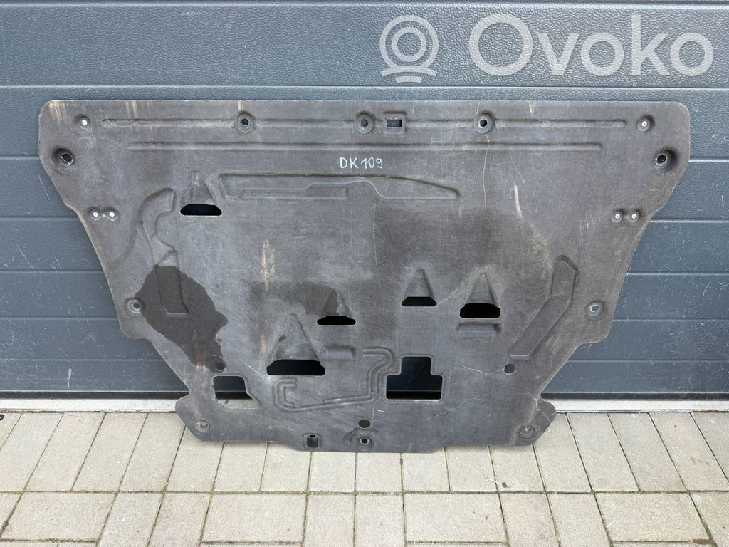Volvo XC60 Engine splash shield/under tray 