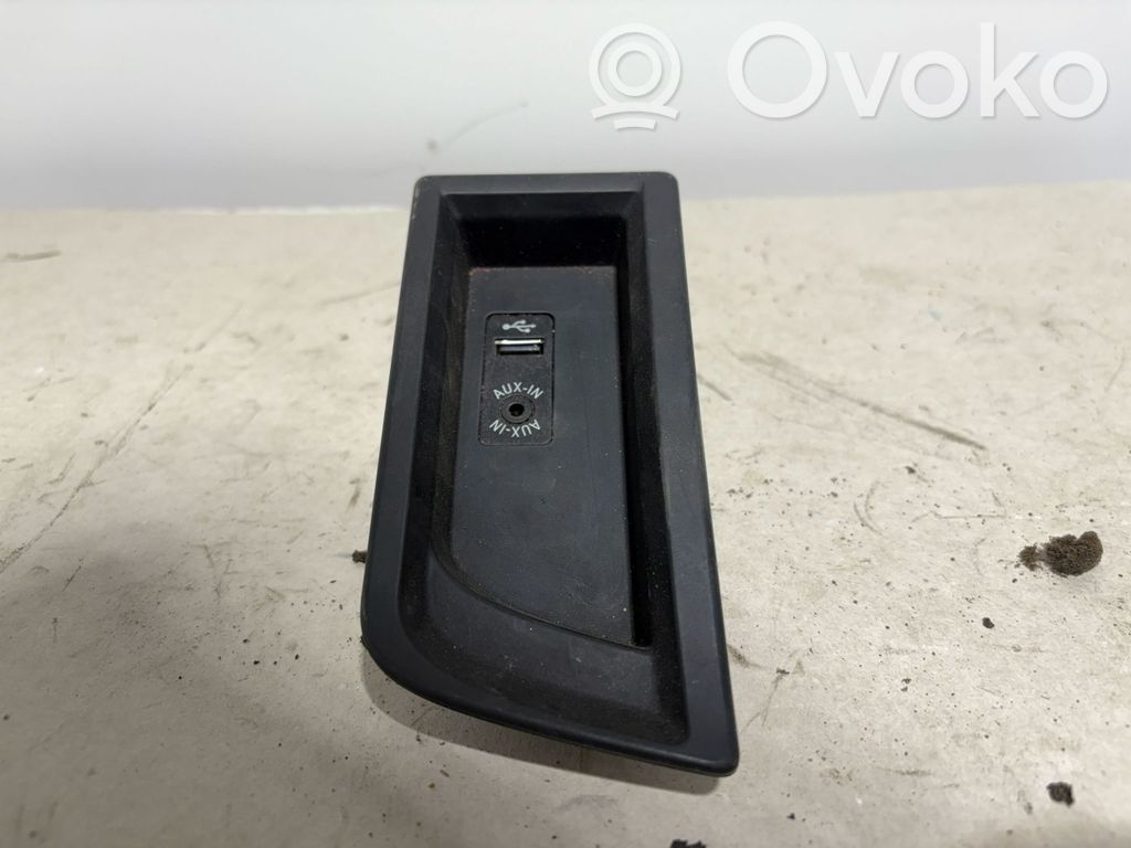 Gniazdo / Złącze USB   58450710,1050268,105026813,9207356