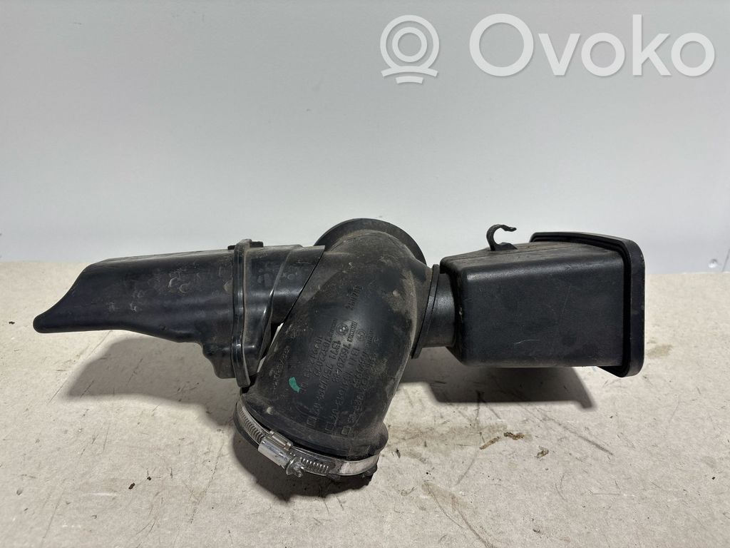 BMW 5 E60 E61 Air intake duct part 