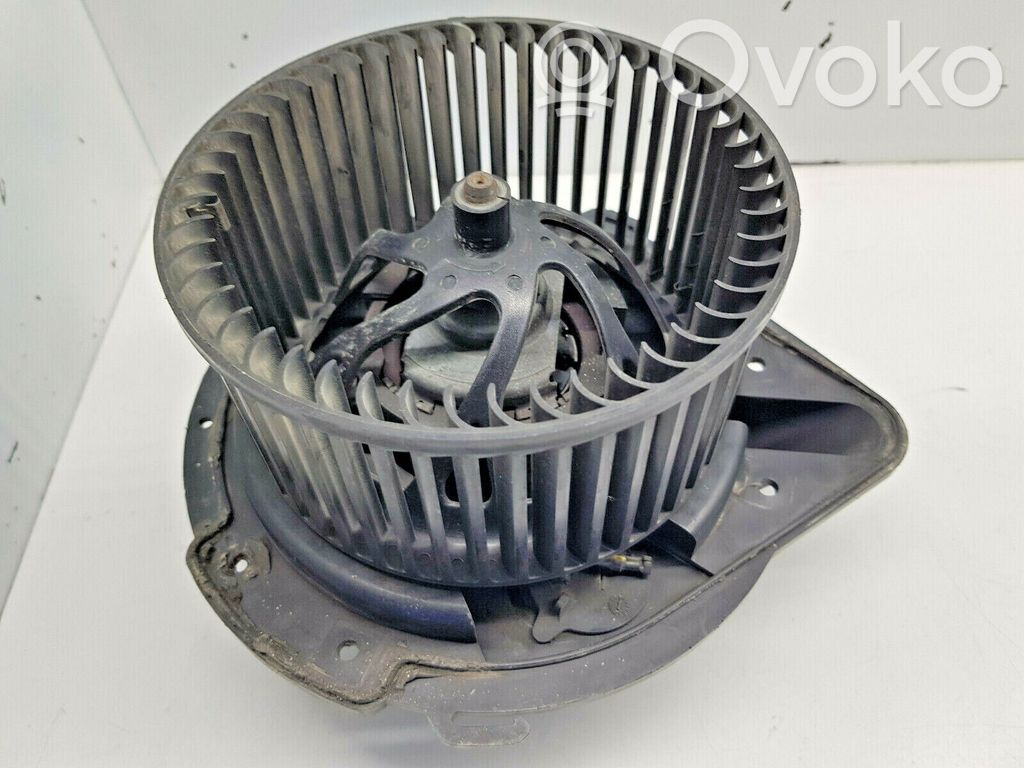 Audi A4 S4 B5 8D Heizungslüfter 