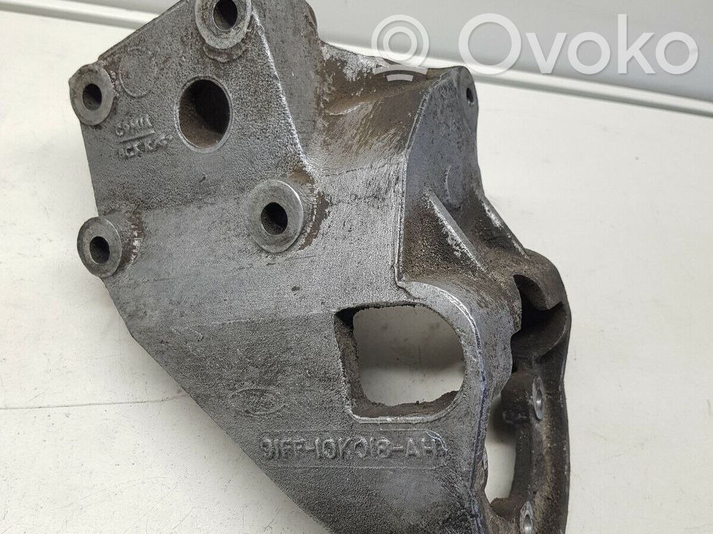 Ford Escort Engine mount bracket 