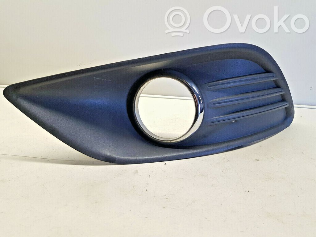 Ford Focus Etusumuvalon ritilä 