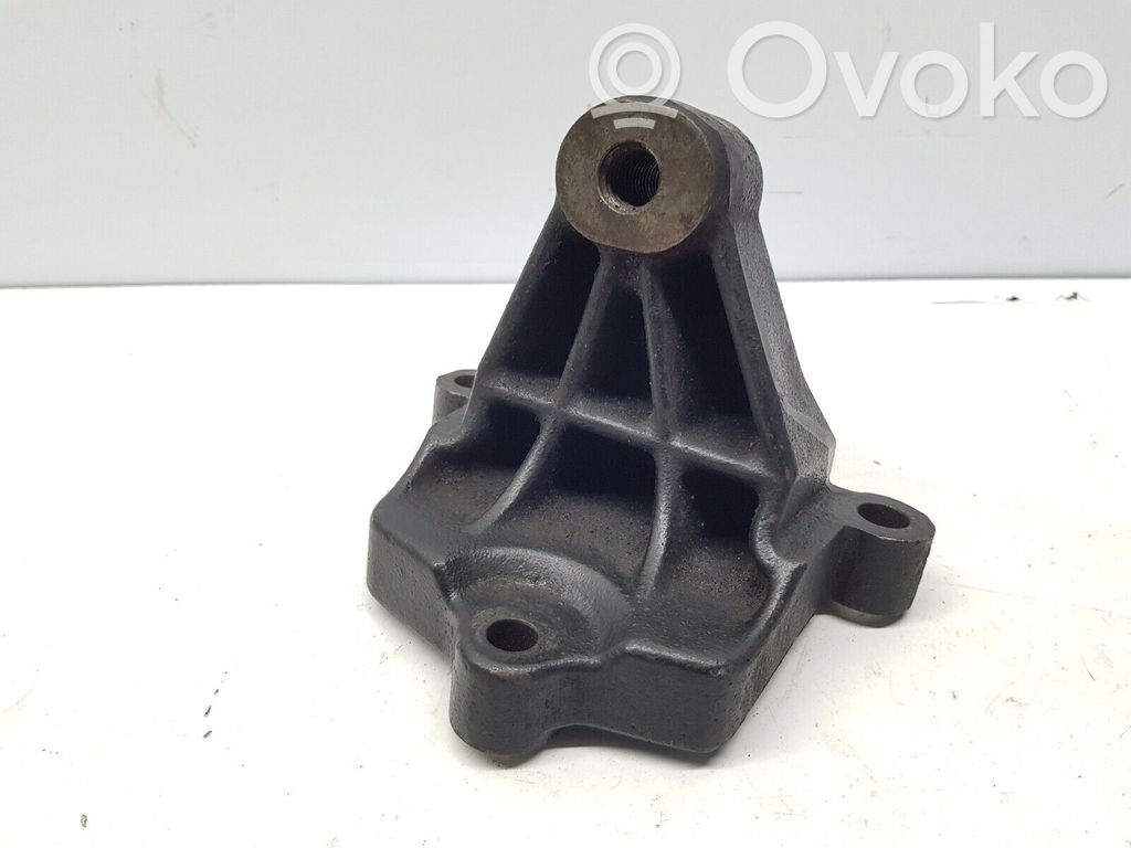 Renault Trafic II (X83) Engine mounting bracket 