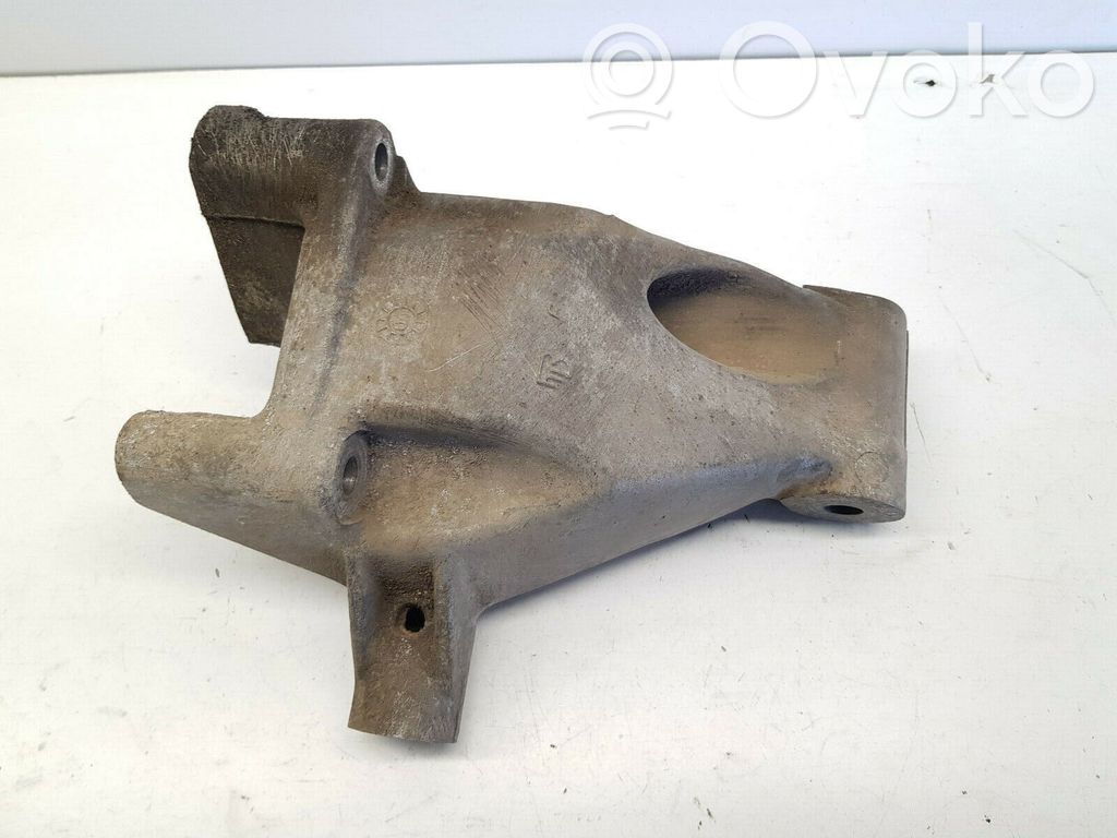 Alfa Romeo 156 Engine mounting bracket 
