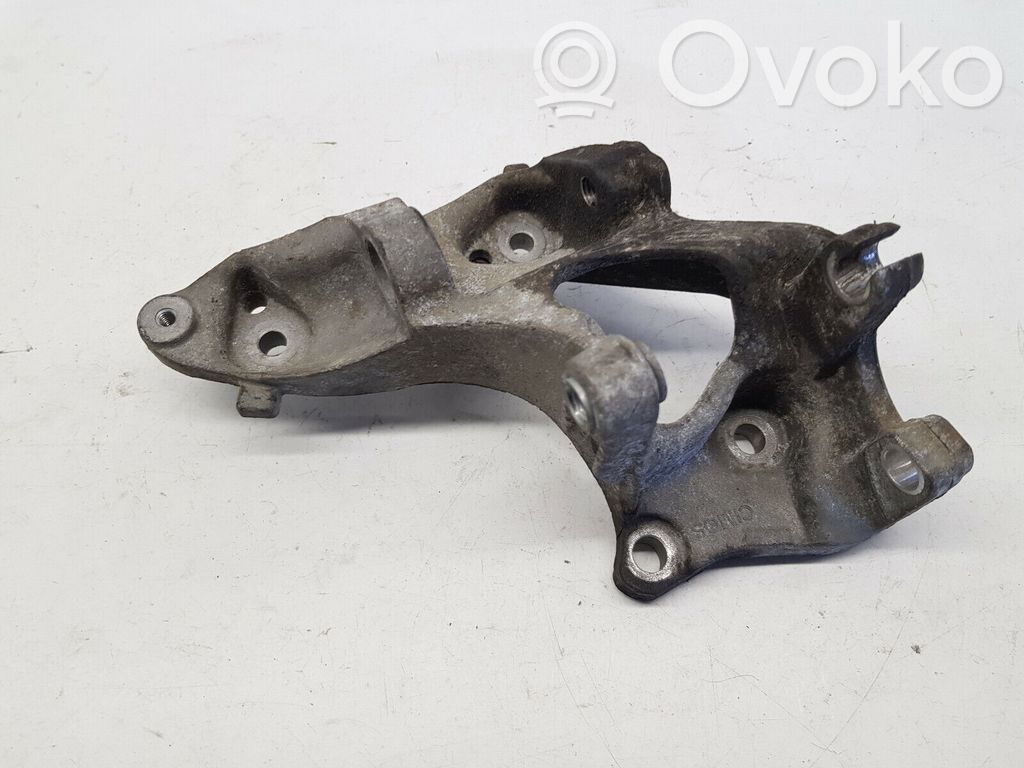 Engine mounting bracket   9658199180