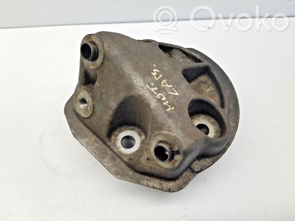 Citroen C4 I Engine mounting bracket 