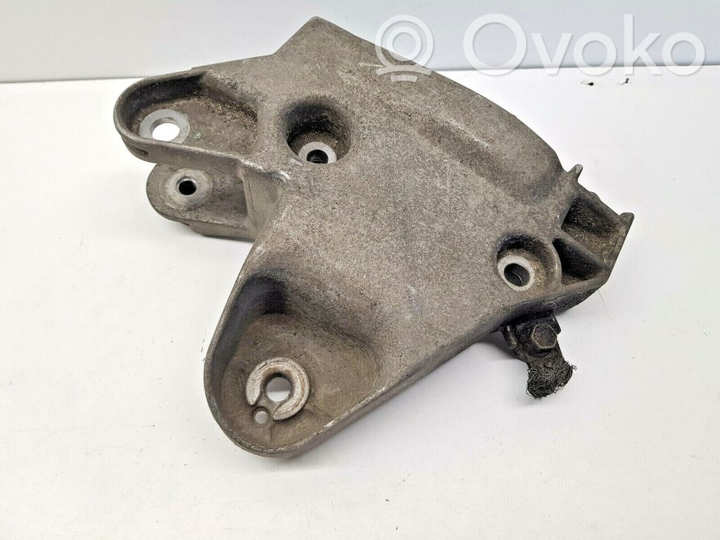 Renault Laguna II Engine mount bracket 