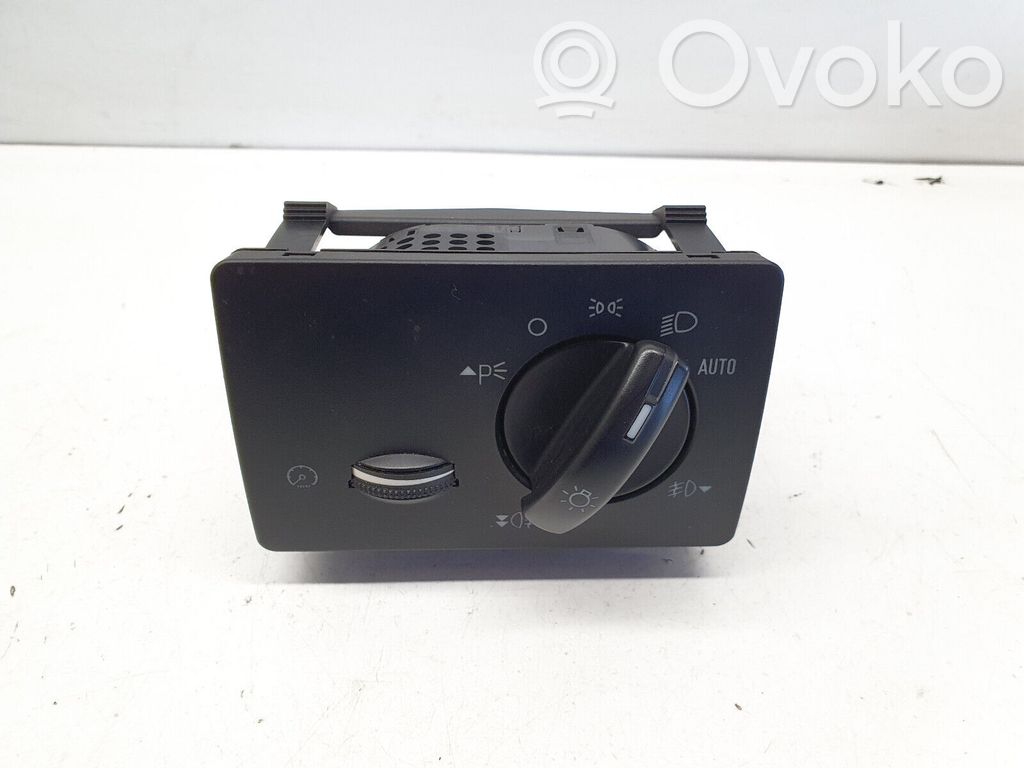 Ford Kuga I Light switch 