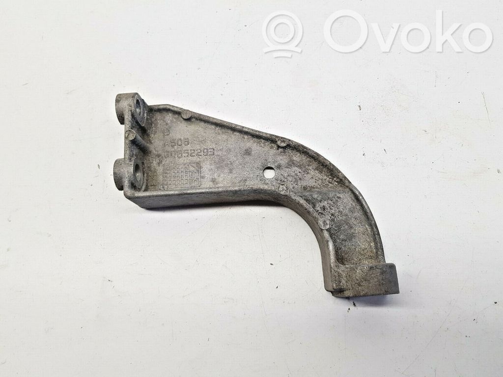 Alfa Romeo 156 Engine mounting bracket 