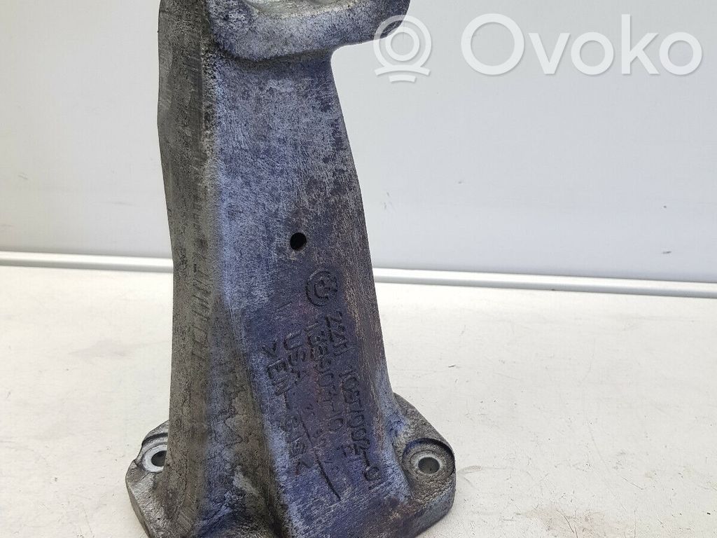 BMW X5 E53 Engine mounting bracket 