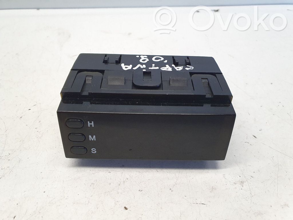 Chevrolet Captiva Clock 